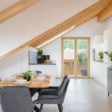 Appartement Fenjoy Ferienapartments Am Chiemsee Mit Bergblick